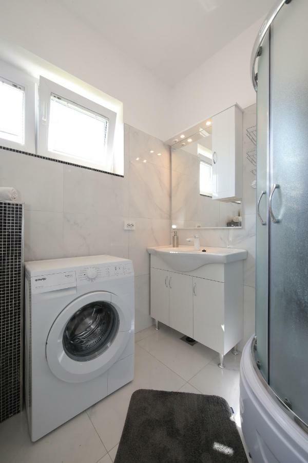 Hacienda Mia With Pool,Bbq, Yacuzzi,Free Parking Zadar Exterior foto