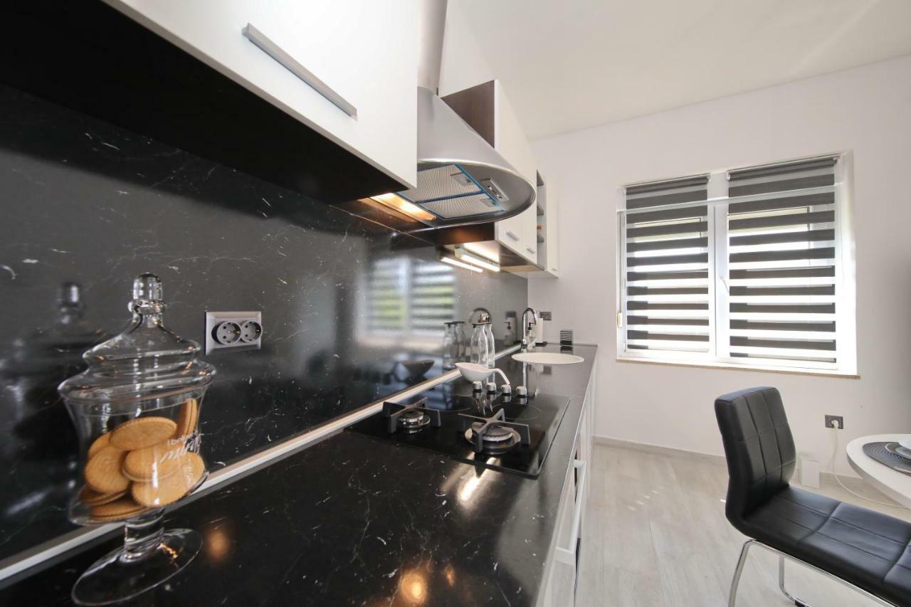 Hacienda Mia With Pool,Bbq, Yacuzzi,Free Parking Zadar Exterior foto